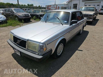 1990 Volvo 240 DL Sedan
