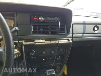 1990 Volvo 240 DL Sedan - miniatura 10