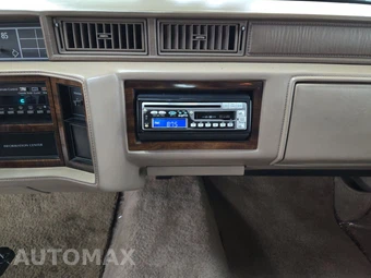 1991 Cadillac DeVille Sedan - miniatura 11