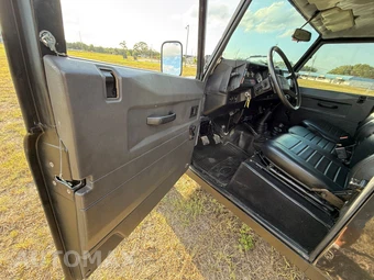 1991 Land Rover Defender 90 - miniatura 14