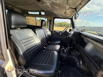 1991 Land Rover Defender 90 - miniatura 9