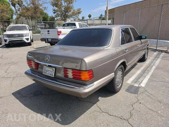 1991 Mercedes-Benz 300 SE Sedan - miniatura 3