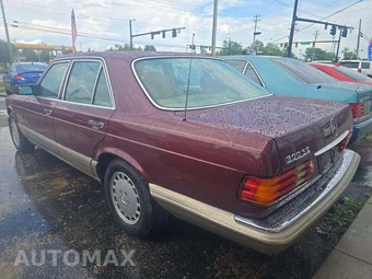 1991 Mercedes-Benz 300 SE Sedan - miniatura 2