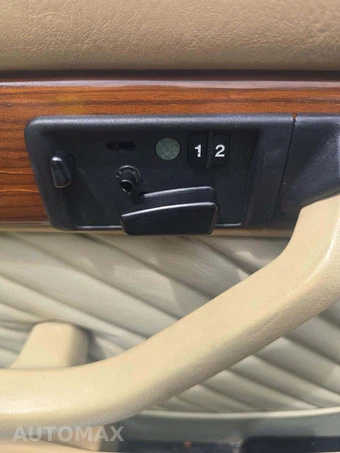 1991 Mercedes-Benz 300 SE Sedan - miniatura 24