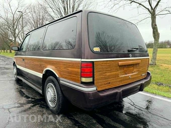 1992 Dodge Grand Caravan LE - miniatura 6