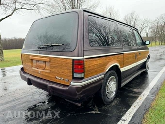 1992 Dodge Grand Caravan LE - miniatura 8