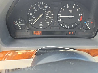 1993 BMW 5 Series Sedan 525i - miniatura 12
