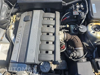 1993 BMW 5 Series Sedan 525i - miniatura 16