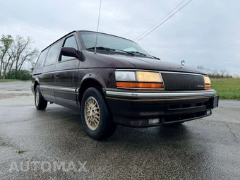 1993 Chrysler Town & Country - miniatura 2