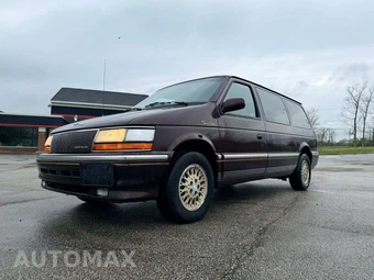 1993 Chrysler Town & Country - miniatura 3