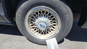 1993 Ford Crown Victoria LX – miniatura 28
