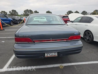 1993 Ford Crown Victoria LX – miniatura 5