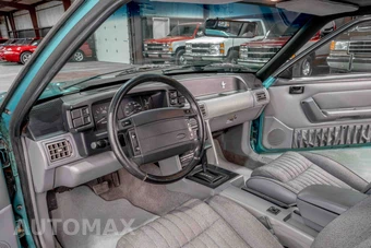 1993 Ford Mustang LX Hatchback - miniatura 14