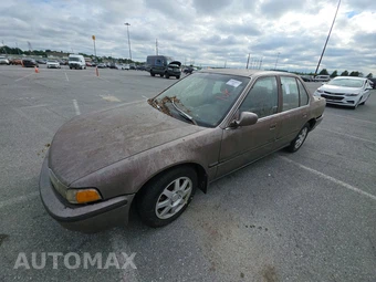 1993 Honda Accord Sedan LX — sprzedany egzemplarz sprowadzony z aukcji Manheim USA (AUTOMAX)