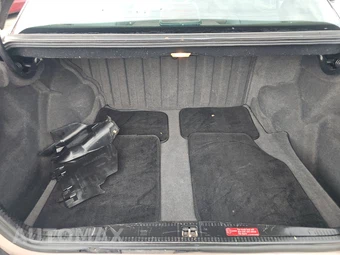 1993 Mercedes-Benz 300 E Sedan – miniatura 16
