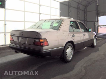 1993 Mercedes-Benz 300 E Sedan – miniatura 4