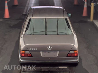1993 Mercedes-Benz 300 E Sedan – miniatura 5