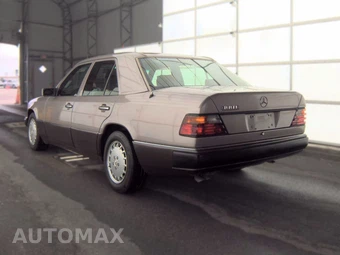 1993 Mercedes-Benz 300 E Sedan – miniatura 6