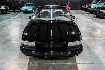1994 Chevrolet Impala SS - miniatura 8
