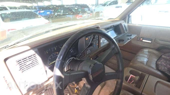 1994 Chevrolet Suburban K1500 – miniatura 28