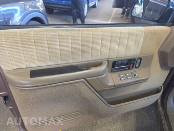 1994 Chevrolet Suburban K1500 – miniatura 9