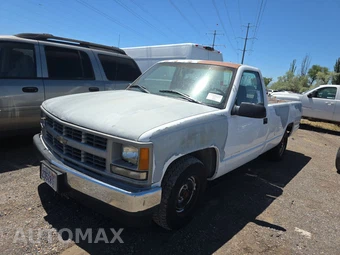 1995 Chevrolet W/T 1500 Regular Cab Long Bed — sprzedany egzemplarz sprowadzony z aukcji Manheim USA (AUTOMAX)