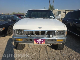1995 Nissan Truck SE Extended Cab Long Bed - miniatura 2
