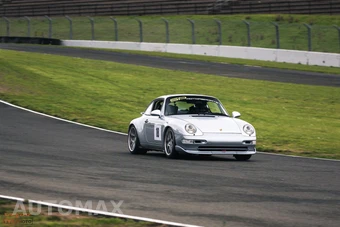 1995 Porsche 911 Carrera Coupe - miniatura 11