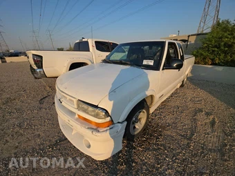 1996 Chevrolet S-10 LS Extended Cab Long Bed