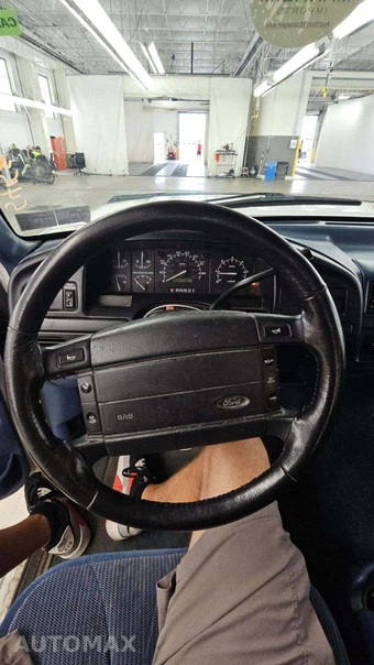 1996 Ford Bronco XLT - miniatura 24