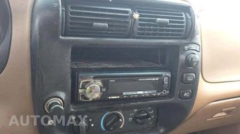 1996 Ford Explorer XLT – miniatura 21