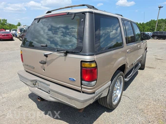 1996 Ford Explorer XLT – miniatura 4