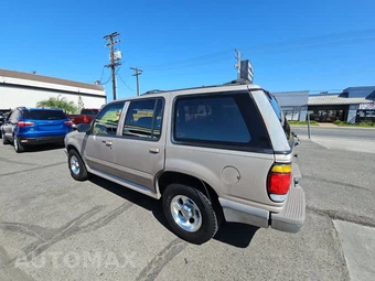 1996 Ford Explorer XLT – miniatura 6
