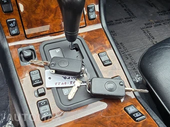 1996 Mercedes-Benz S 320 SWB Sedan - miniatura 91