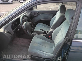 1996 Subaru Legacy L – miniatura 11