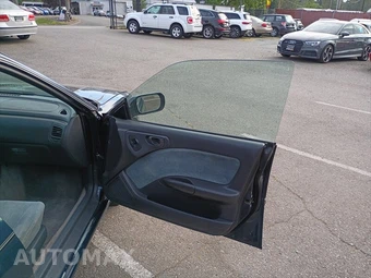 1996 Subaru Legacy L – miniatura 12