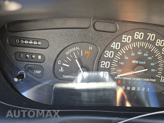 1997 Buick Skylark Custom Sedan – miniatura 12
