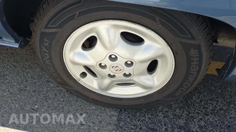 1997 Buick Skylark Custom Sedan – miniatura 21