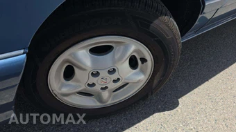 1997 Buick Skylark Custom Sedan – miniatura 26