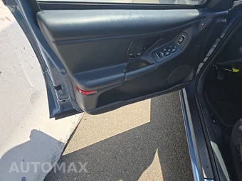 1997 Buick Skylark Custom Sedan – miniatura 9