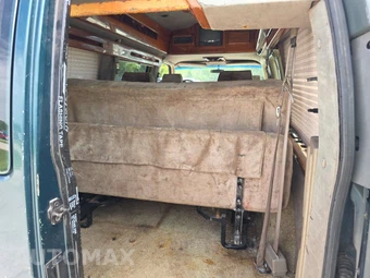 1997 Chevrolet G1500 Upfitter Van 135.0" WB - miniatura 16
