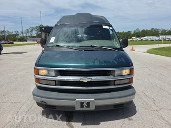 1997 Chevrolet G1500 Upfitter Van 135.0" WB - miniatura 2