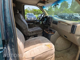 1997 Chevrolet G1500 Upfitter Van 135.0" WB - miniatura 8