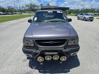 1997 Ford Explorer XLT - miniatura 2