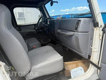 1997 Jeep Wrangler SE - miniatura 12