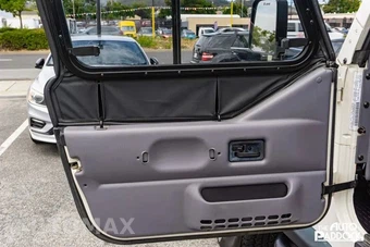 1997 Jeep Wrangler Sport - miniatura 14