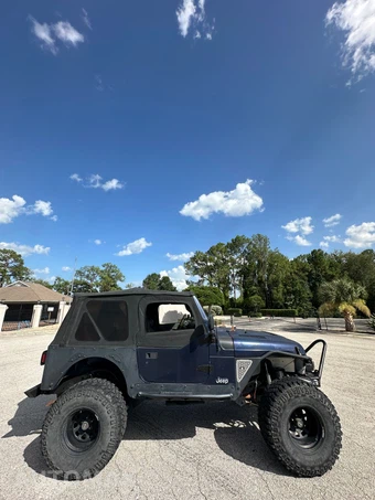 1997 Jeep Wrangler Sport - miniatura 3