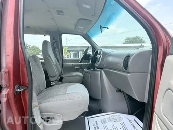 1998 Ford E-350 Club Wagon XLT 138.0" WB - miniatura 13