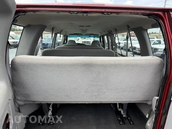 1998 Ford E-350 Club Wagon XLT 138.0" WB - miniatura 16