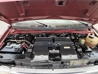 1998 Ford E-350 Club Wagon XLT 138.0" WB - miniatura 17